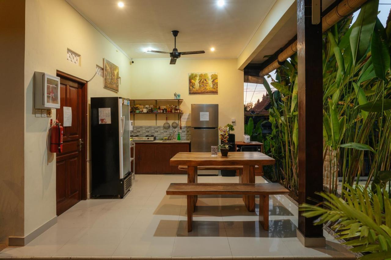 Bubu Canggu Guesthouse Exterior photo